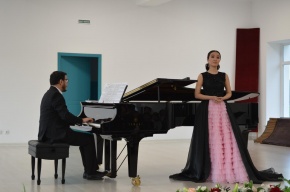 Халықаралық байқаулардың лауреаты, консерватория түлегі Мәдина Әбілдинаның жеке концерті өтті