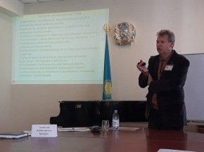 «Жемқорлыққа қарсы күресті басқару жүйесі» бойынша мамандарды даярлаудың теориялық және практикалық курсы өтті.