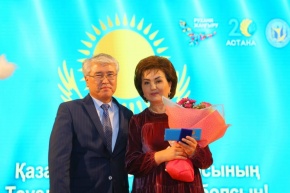 Министр Культуры и спорта РК Арыстанбек Мухамедиулы и проректор Галия Зайнакуловна