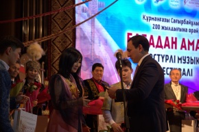 Rector A. Zhudebayev and Aigul Ulkenbayeva, Honoured Artist of Kazakhstan, mentor 