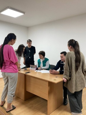 Отбасы Банктің қаржы кеңесшісі Индира Сұлтанқызы, консерваторияның жатақханасына арнайы келіп, студенттермен кездесу өткізді
