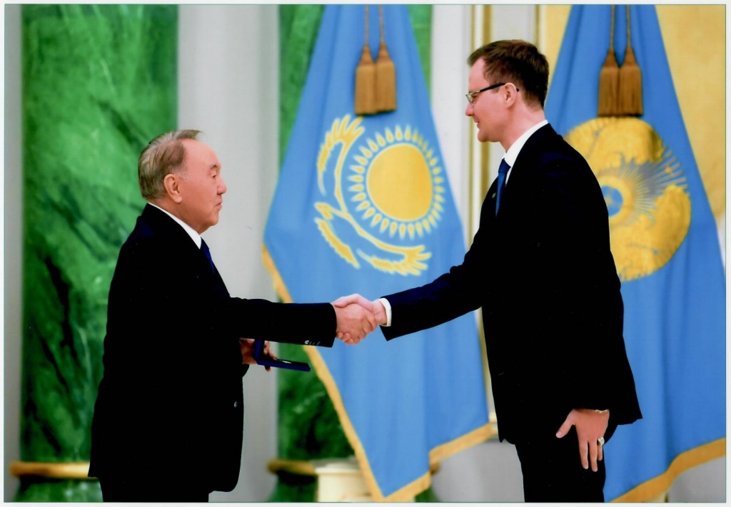 Ян с Елбасы.jpg